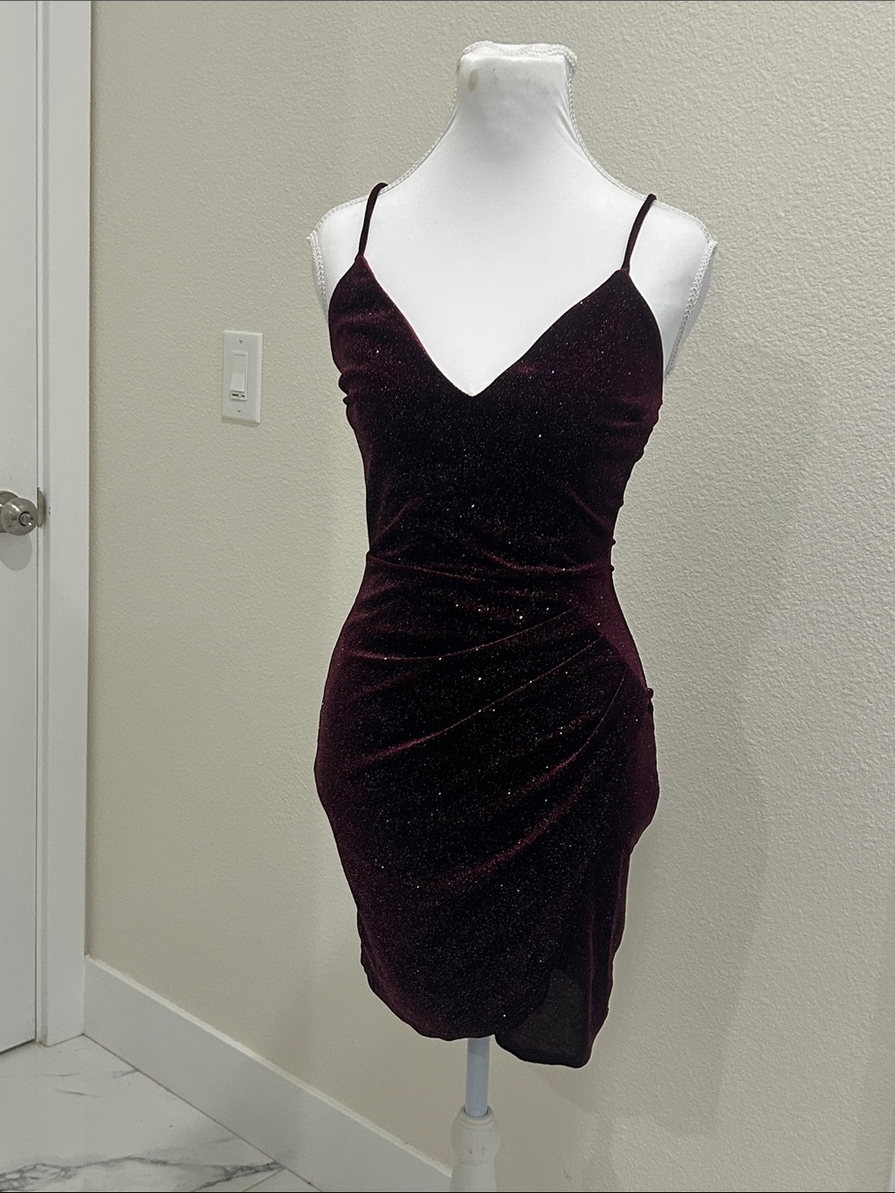 Windsor Sparkle Velvet Spaghetti-Strap Mini Dress in Burgundy